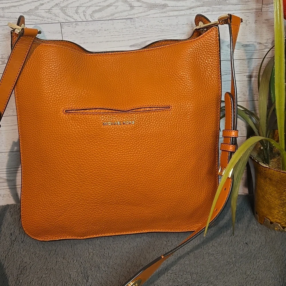 Elegant Orange Michael Kors Sullivan Large Leather Messenger Bag